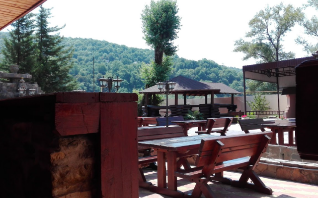 Amshenskiy Dvor Hotel