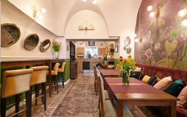 Morando Dom Restauracyjny i Noclegi Hote