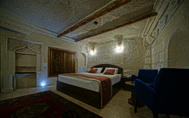 Castle Cave Hotel