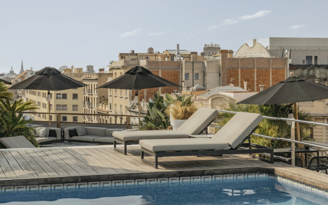 Claris  & Spa 5GL, a Small Luxury s of the World