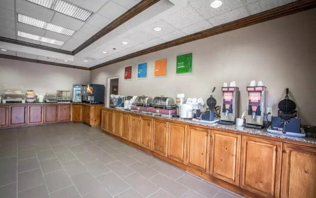 Vista Suites Hotel Near Island Drive Pigeon Forge