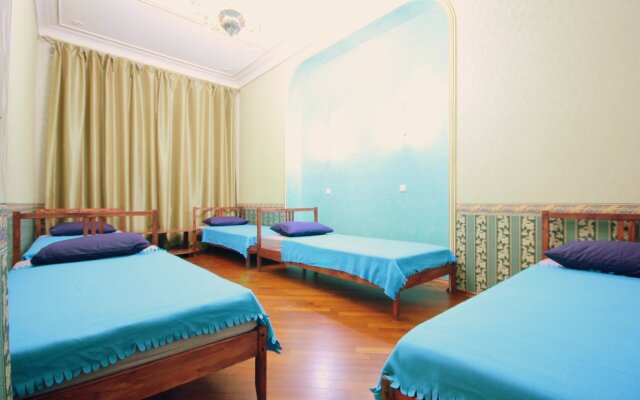 Artist Hostel on Mayakovskaya