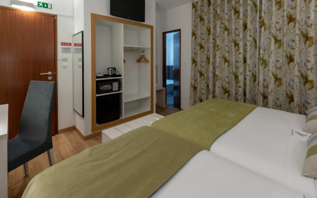 Dinya Lisbon Hotel