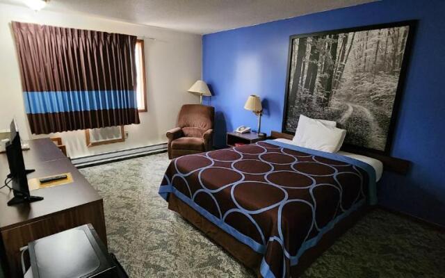 Hotel Iron Mountain Inn & Suites
