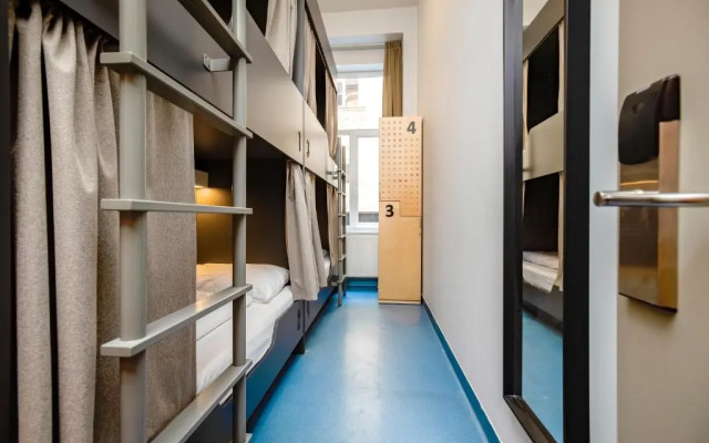 Maverick Athenaeum Hotel