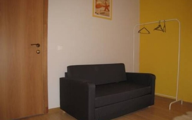 Жилое помещение Холидей на Калинина