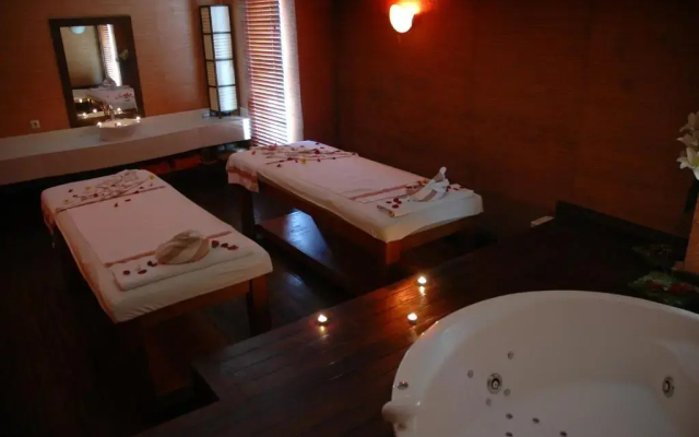 Курорт Meder Resort Hotel