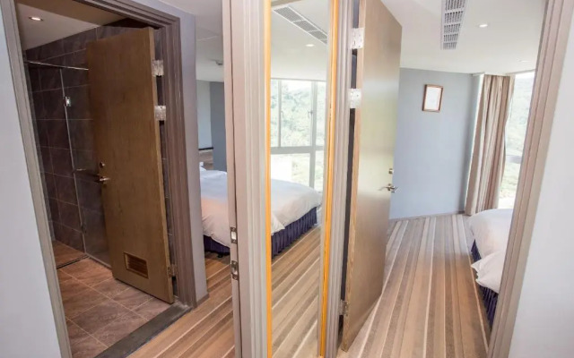 CT Green Bay Hot-Spring Hotel
