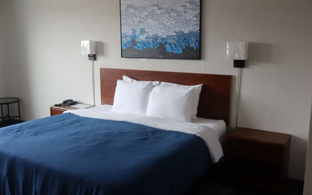 Town Centre Inn - Parry Sound Hotel