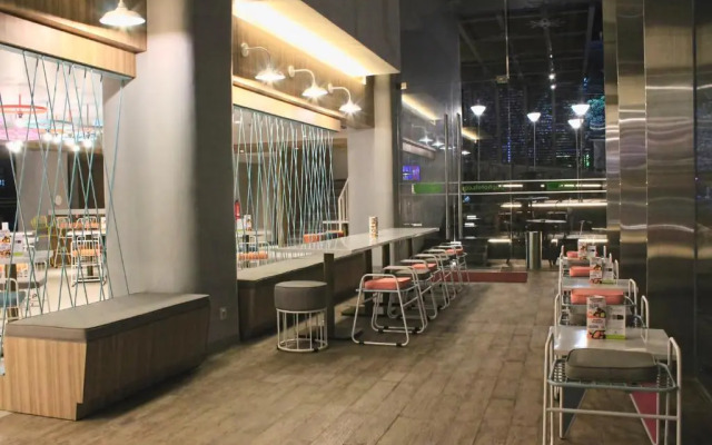 POP! Hotel Solo