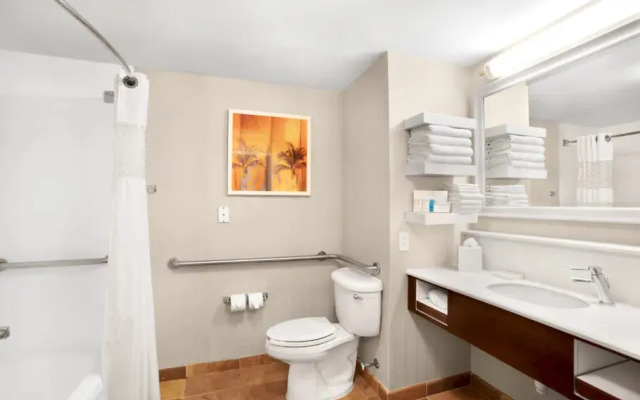 Hampton Inn by Hilton Hallandale Beach Aventura