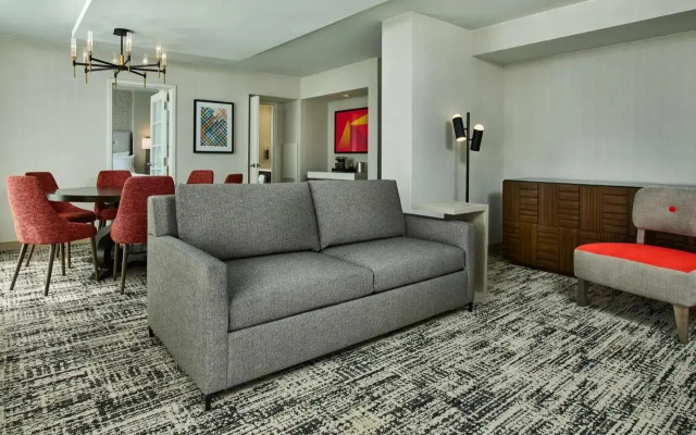 Hilton Kansas City Country Club Plaza