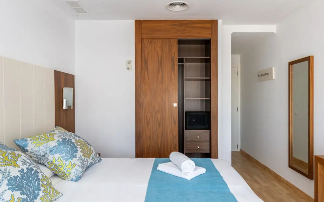 Neptuno Paguera Hostal