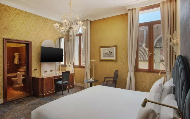 NH Venezia Santa Lucia Hotel