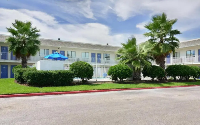 Motel 6 Galveston, TX