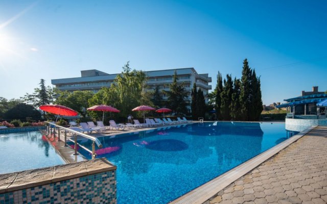 Kurortny Hotel Atelika Gorizont Sudak 2**