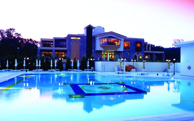 Simantro Resort