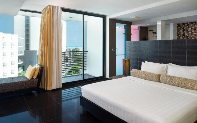 Tsix5 Hotel