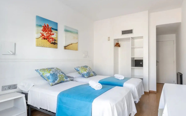 Neptuno Paguera Hostal