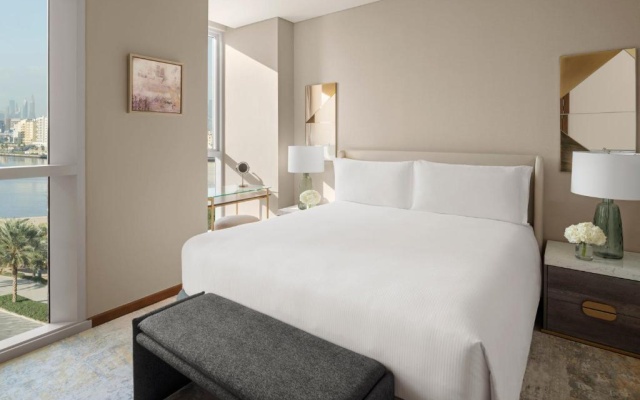 2 Bedrooms Signature Waterfront Quadruple Apartment