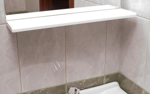 Vosem Vetrov Lyublino Hotel on Kozheduba