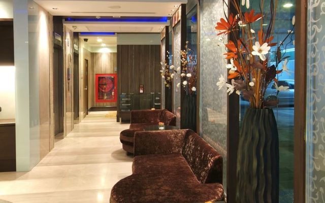 Amora NeoLuxe Hotel