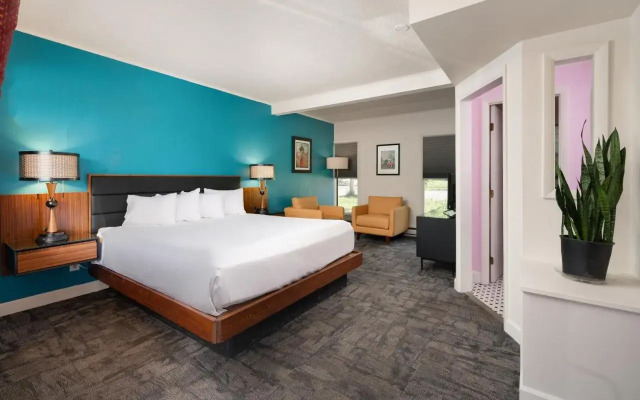 The Sapphire Motel