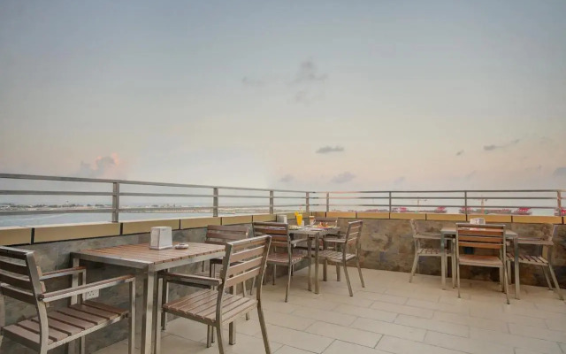 Unima Grand Hotel