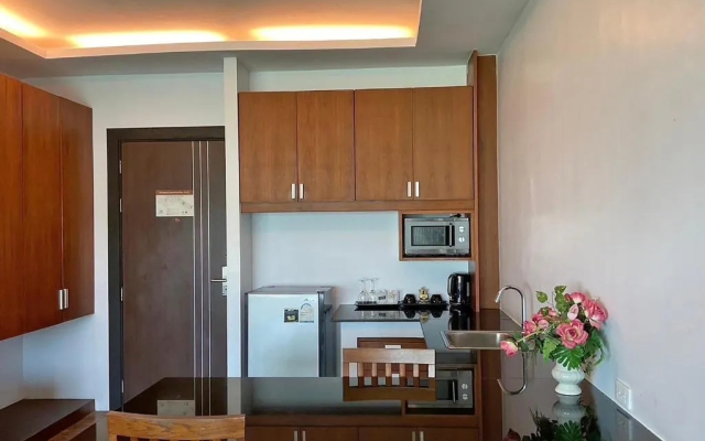 Phi Phi Cliff Beach Resort