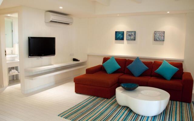 Holiday Inn Resort Kandooma Maldives - Kids Stay & Eat Free and DIVE FREE for Certified Divers for a minimum 3 nights stay