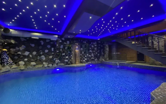 Amira Palace Hotel & Sauna