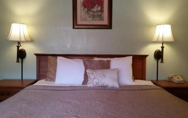 Western Holiday Lodge Three Rivers