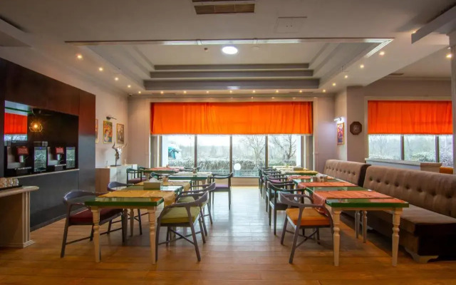 Phoenicia Express Hotel