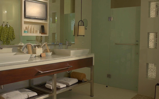 Samabe Bali Suites & Villas