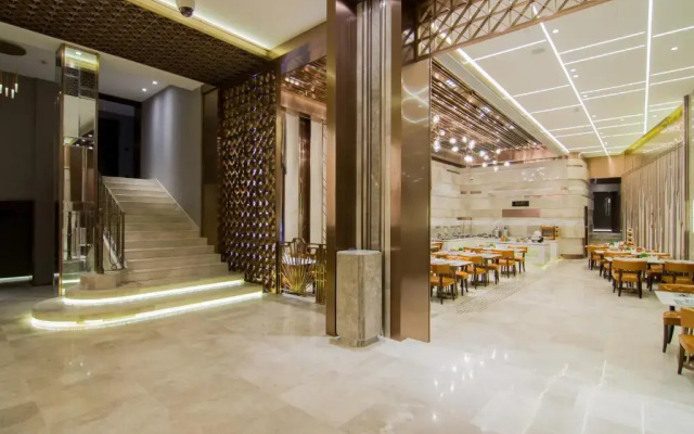 Yitel Premium Shanghai People Square Nanjing Road Pedestrian Street Shop