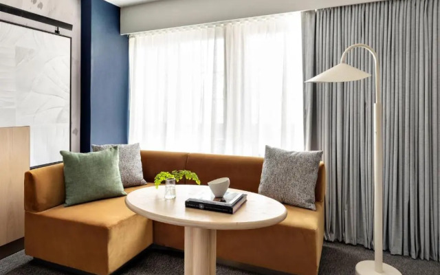 Kimpton Theta New York - Times Square by IHG