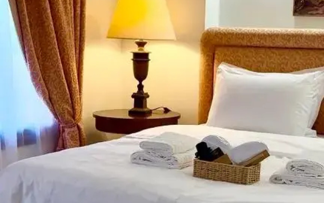 Great Greece Le Convivial Suites