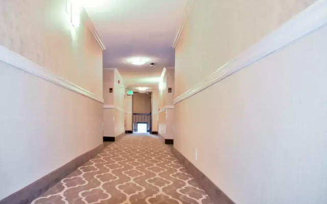 Comfort Inn & Suites Vancouver Downtown City Center