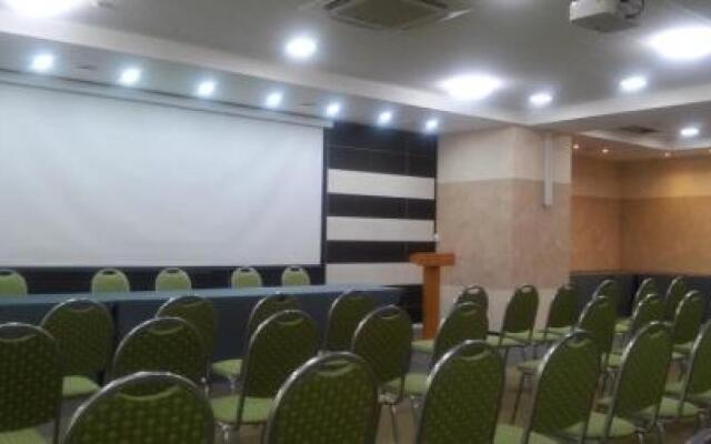 Отель Green Hall