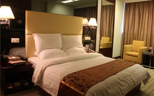 Atour Hotel (Fuzhou Wusi Road Shudou Subway Station)