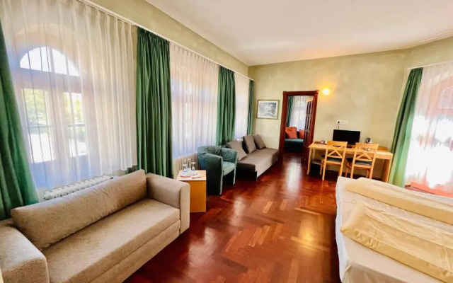 Hotel Hoepfner Burghof