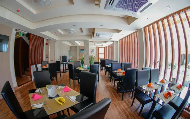 Three Inn Hotel