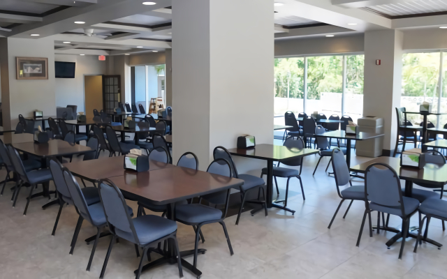 Best Western Naples Plaza Hotel
