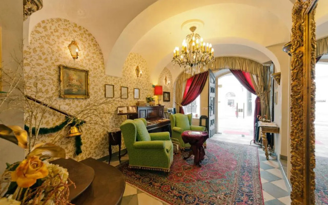 Allegro Hotel