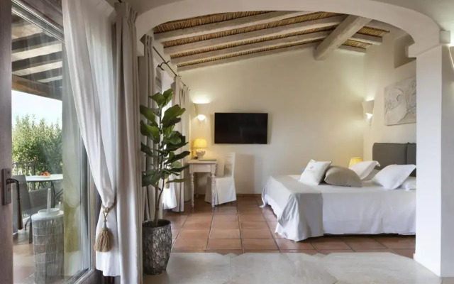 Li Finistreddi Exclusive Country Retreat