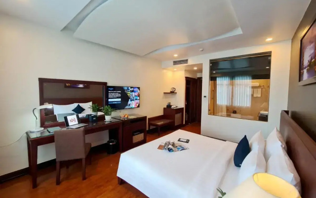 Kin Hotel Thi Sach