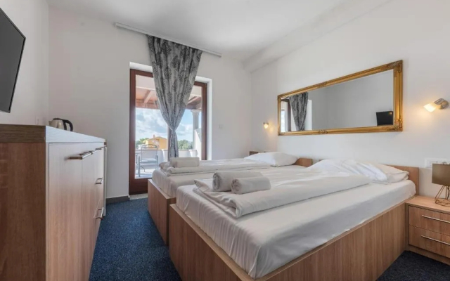 Aparthotel Plat