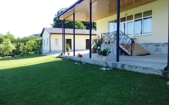 Domik V Derevne Guest House