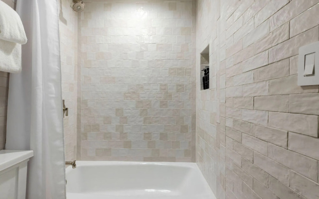 Garden District Hotel