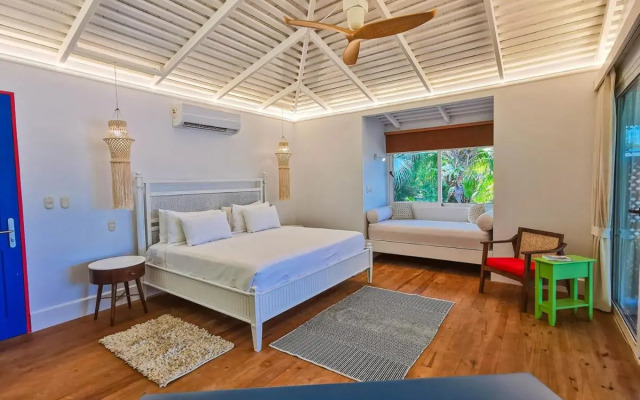 Tortuga Lodge